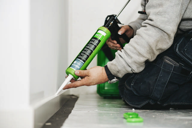 Acrylic Flex 25 - Highly resilient universal decorators caulk