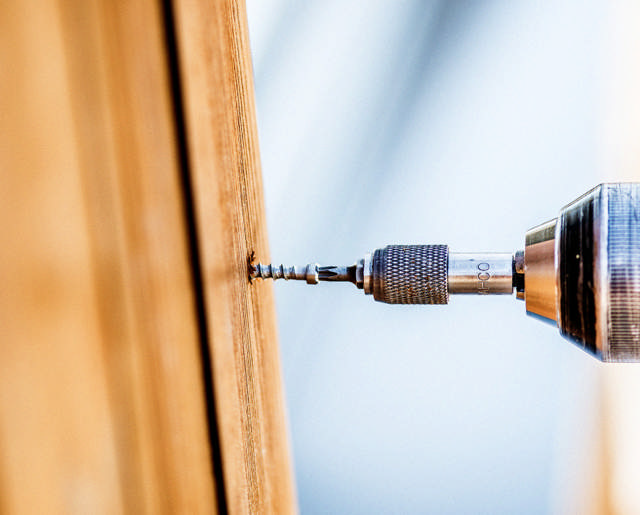 Facade screw with cylindrical head, A4