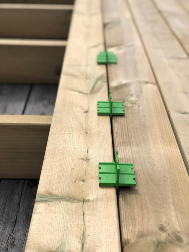 Decking distance tool